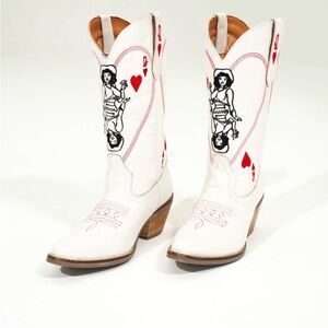 NWT Queen of Hearts Boots Size 8 Kitschy Vegas Bride